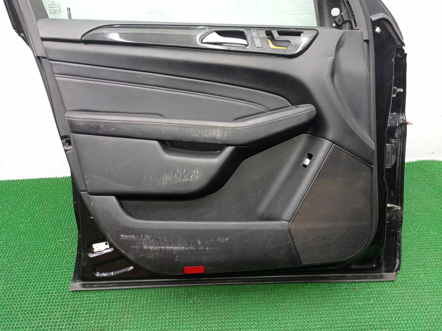 Дверь передняя левая