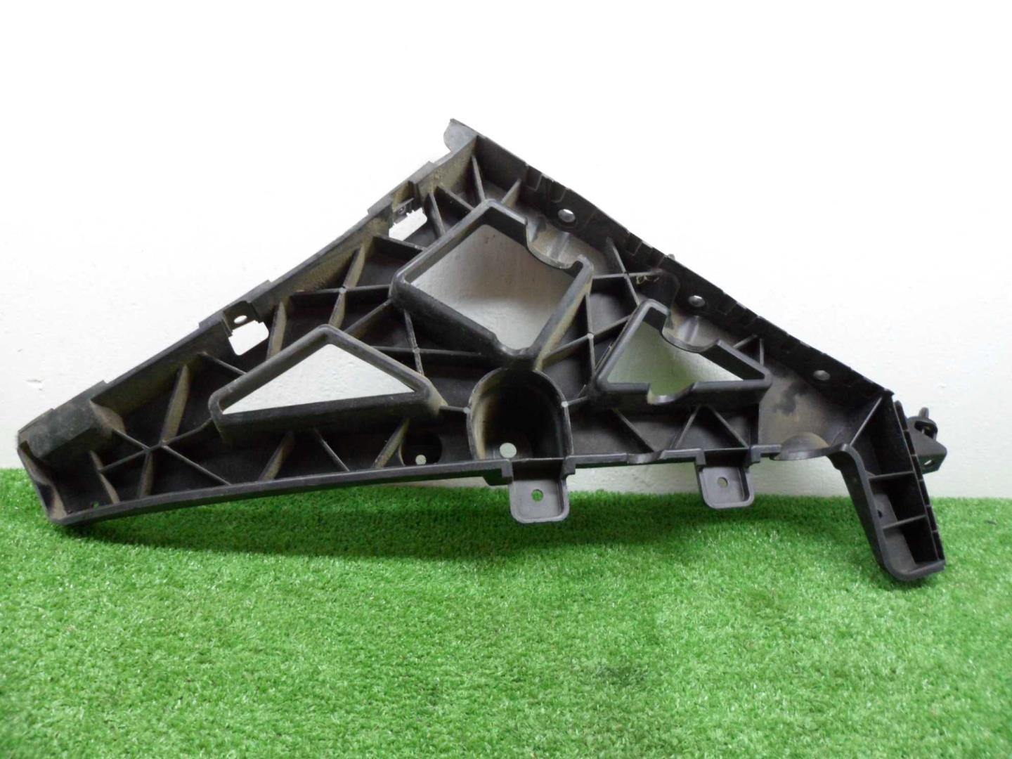 Кронштейн заднего бампера