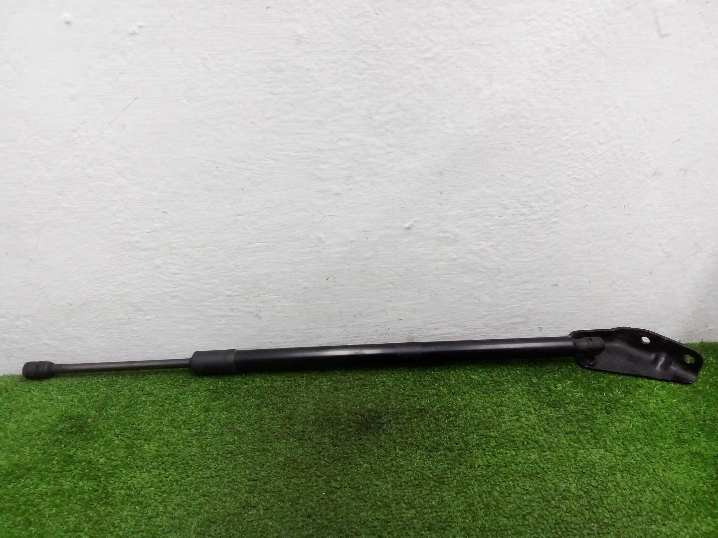 Амортизатор крышки багажника