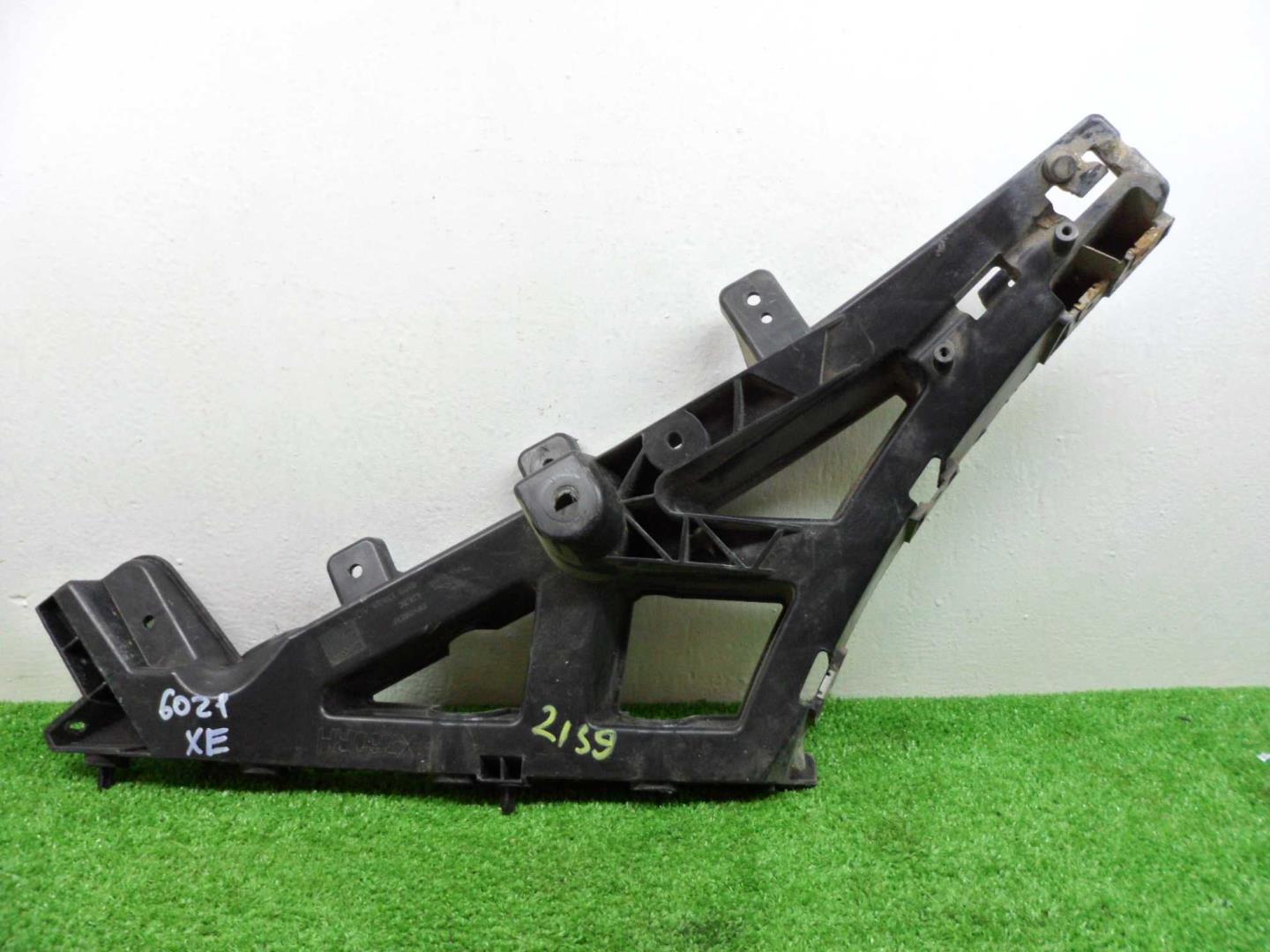 Кронштейн заднего бампера