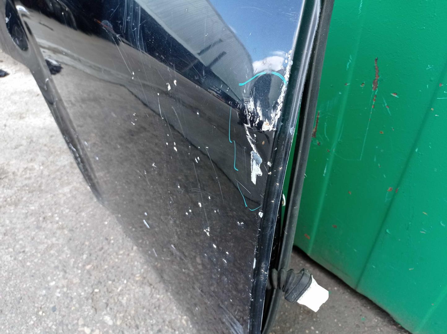 Дверь задняя правая