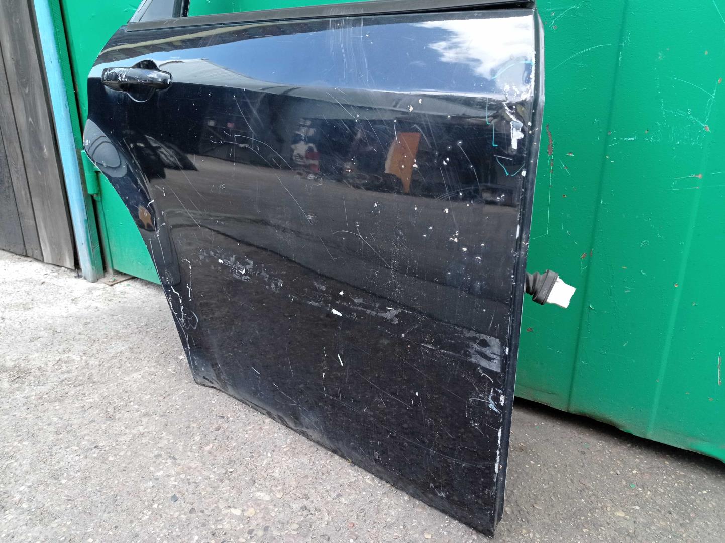 Дверь задняя правая