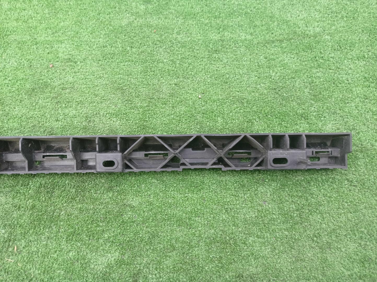 Кронштейн порога