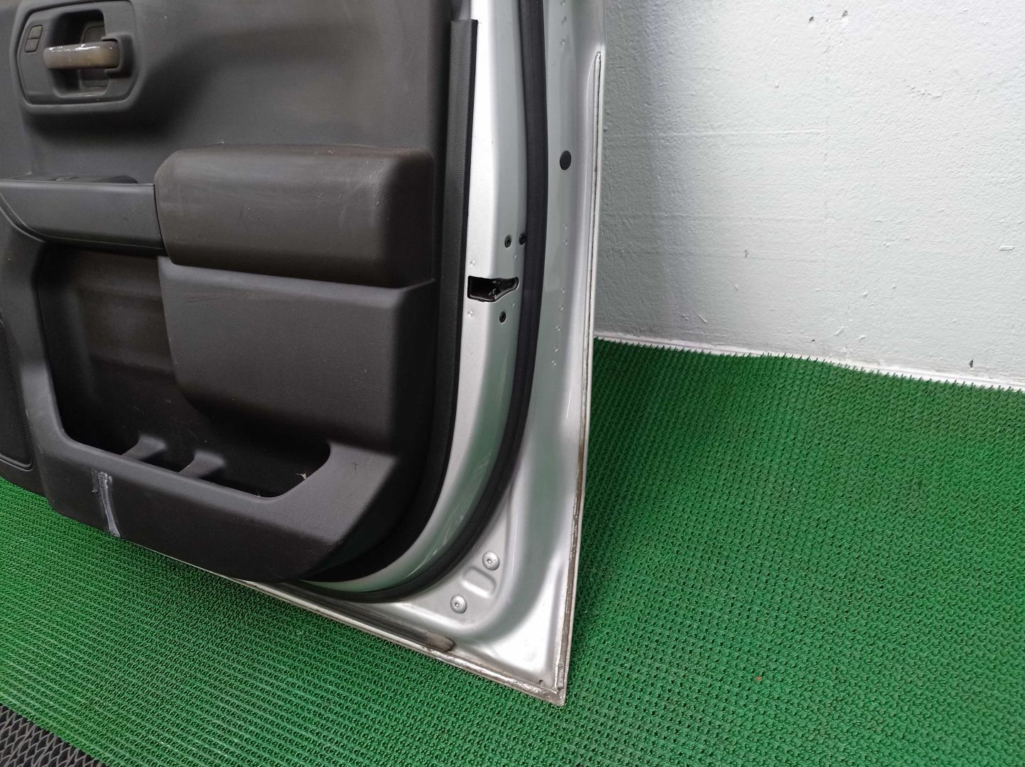 Ручка двери передней наружная правая