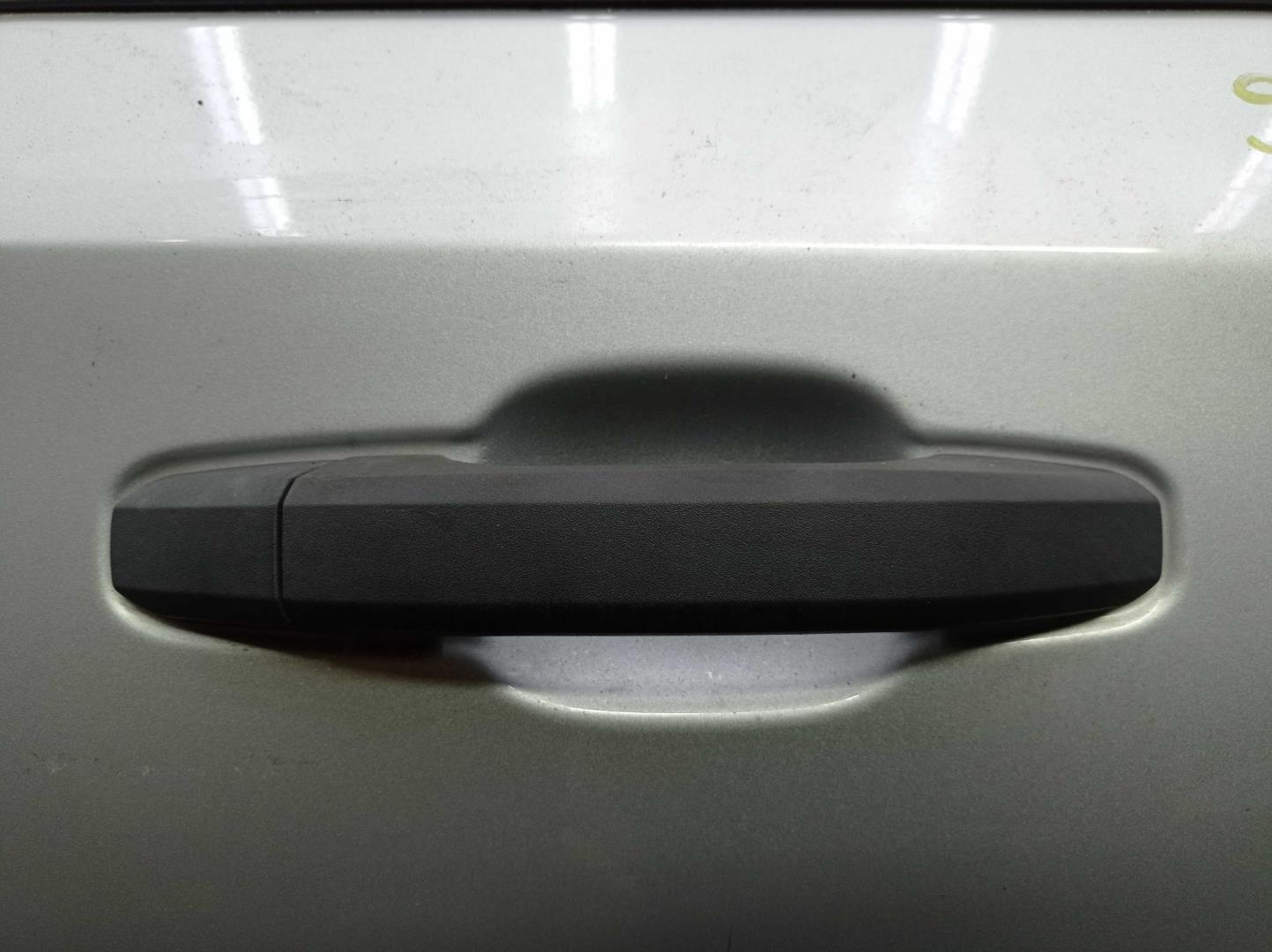 Ручка двери передней наружная правая