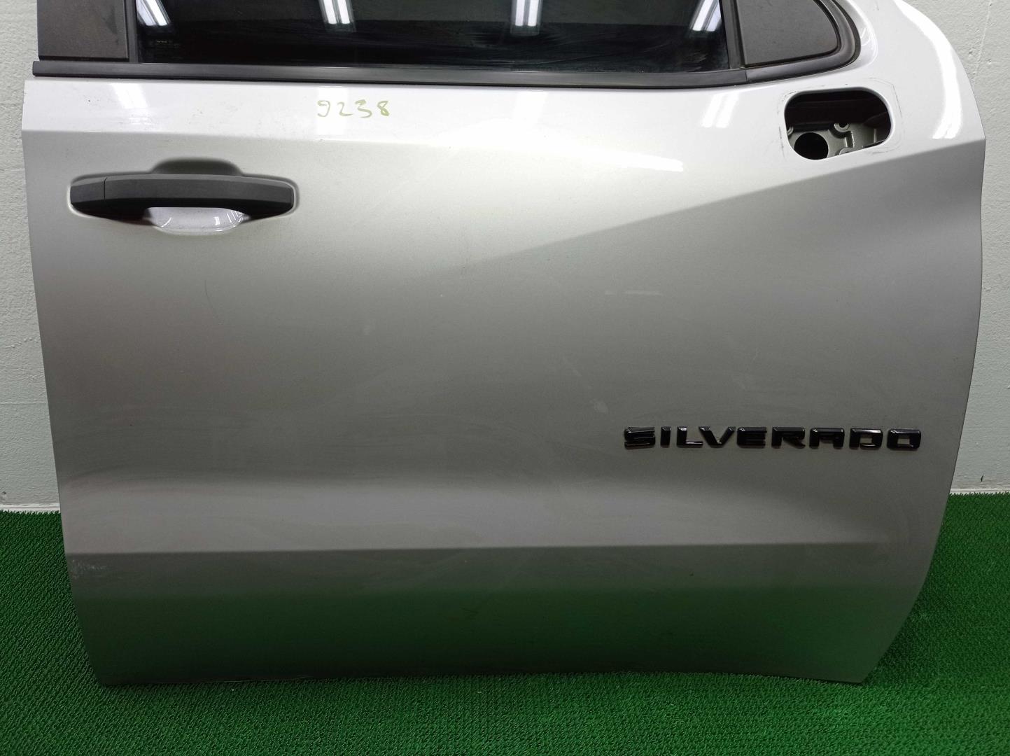 Ручка двери передней наружная правая