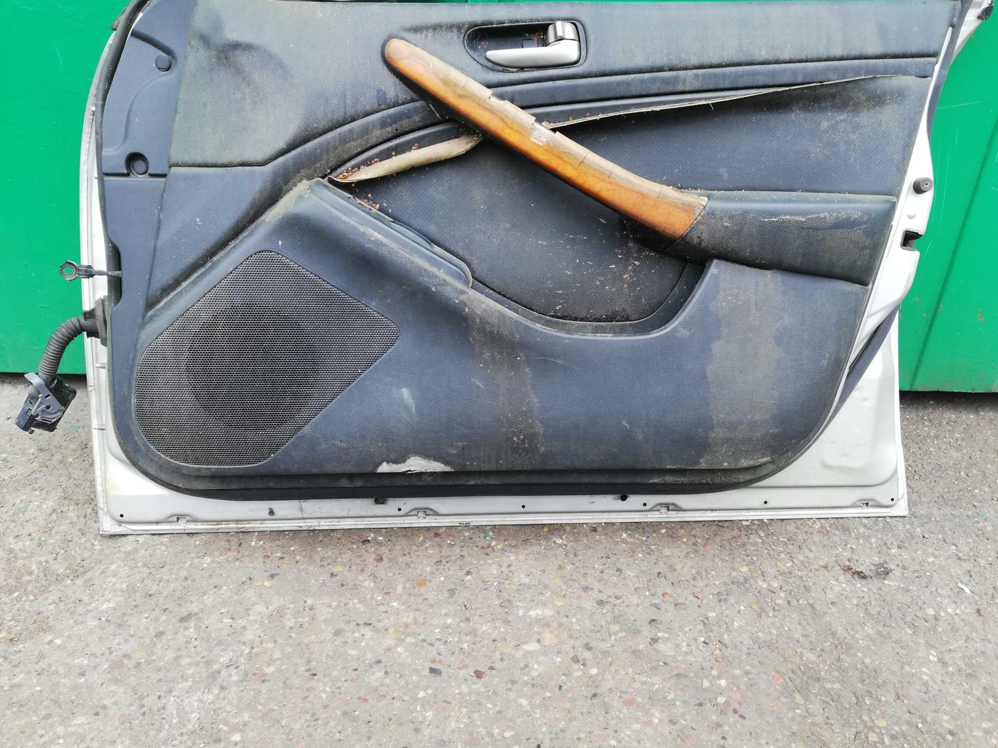 Ручка двери передней наружная правая