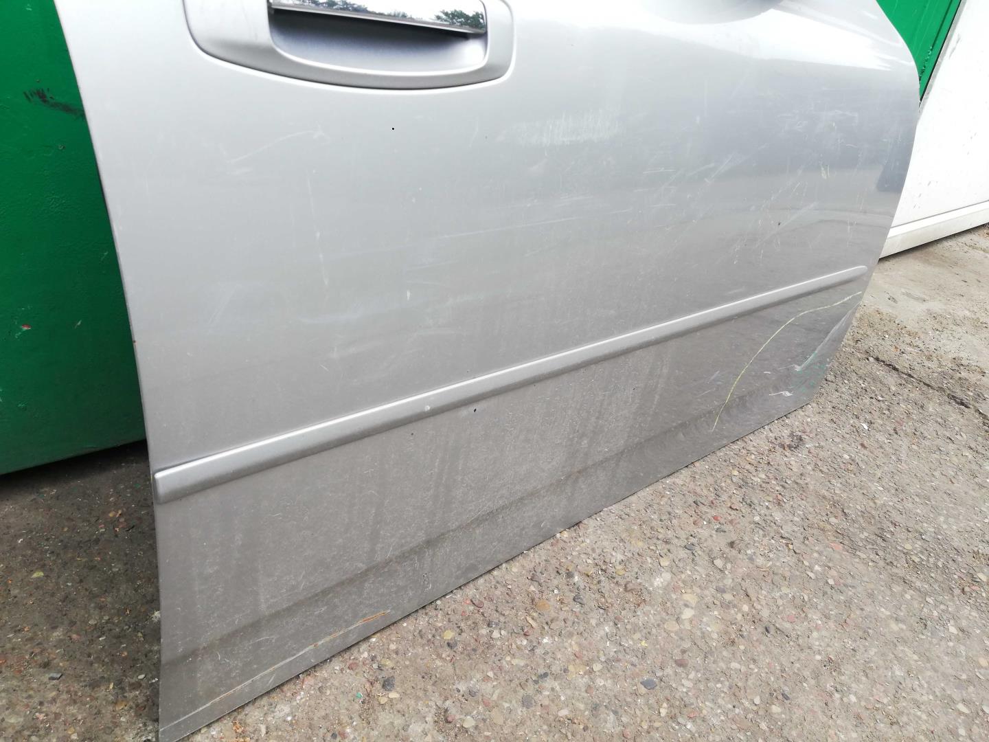 Ручка двери передней наружная правая