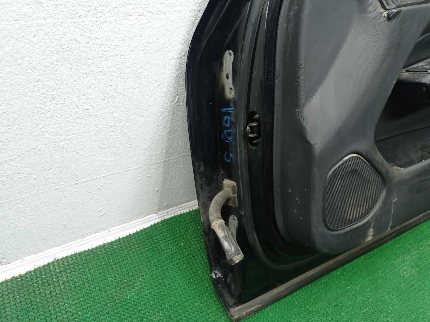 Стеклоподъемник электр. передний правый