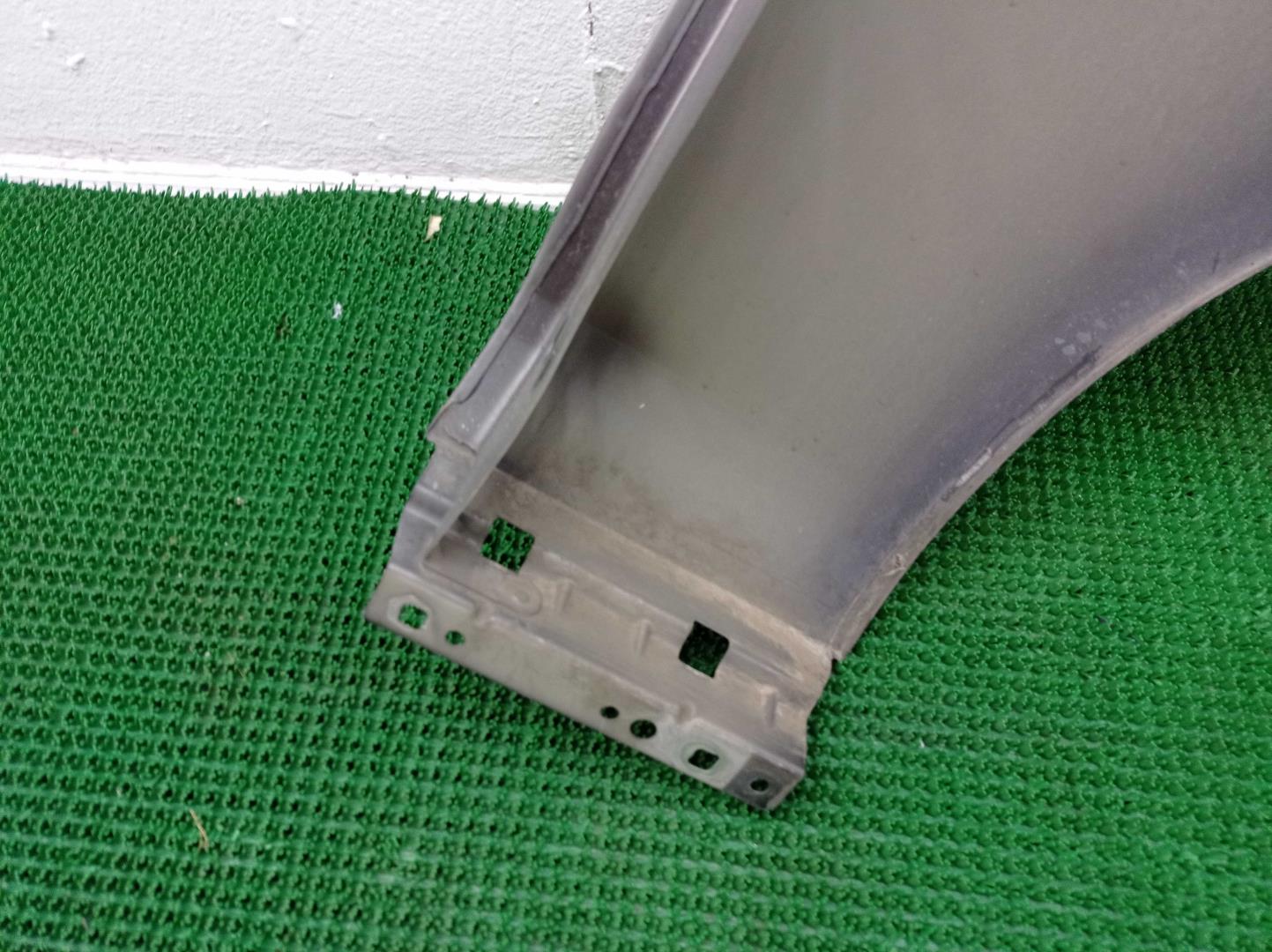 Крыло переднее левое