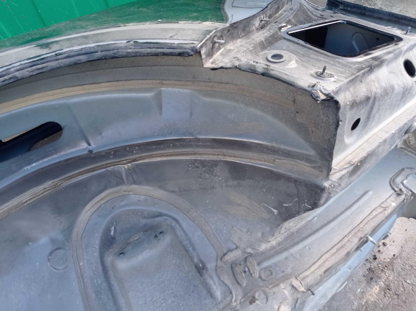 Крыло заднее левое