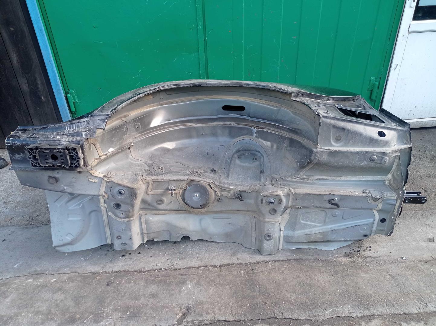 Крыло заднее левое