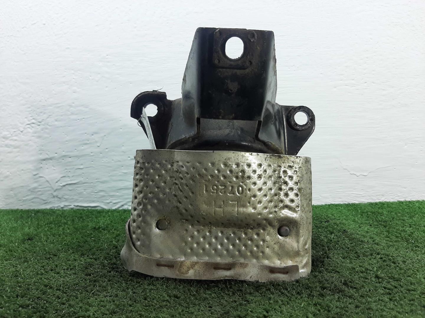 Опора двигателя