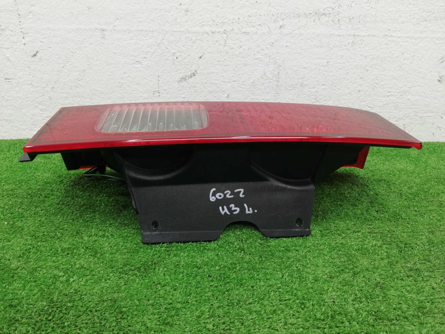 Фонарь задний наружный левый