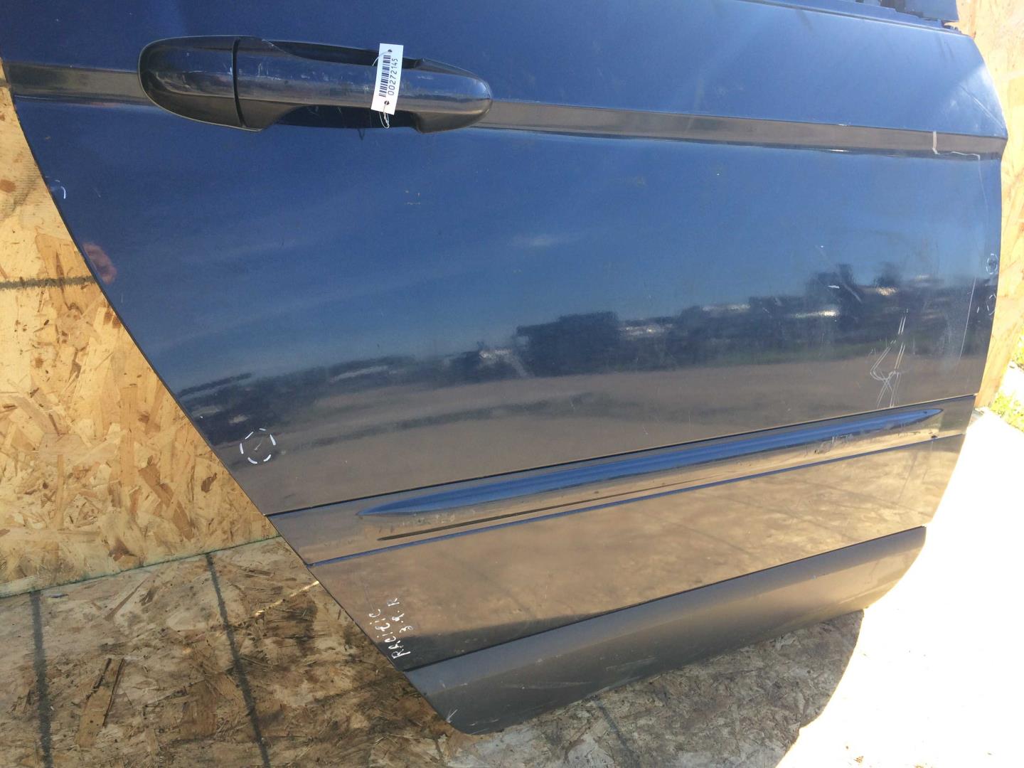 Дверь задняя правая