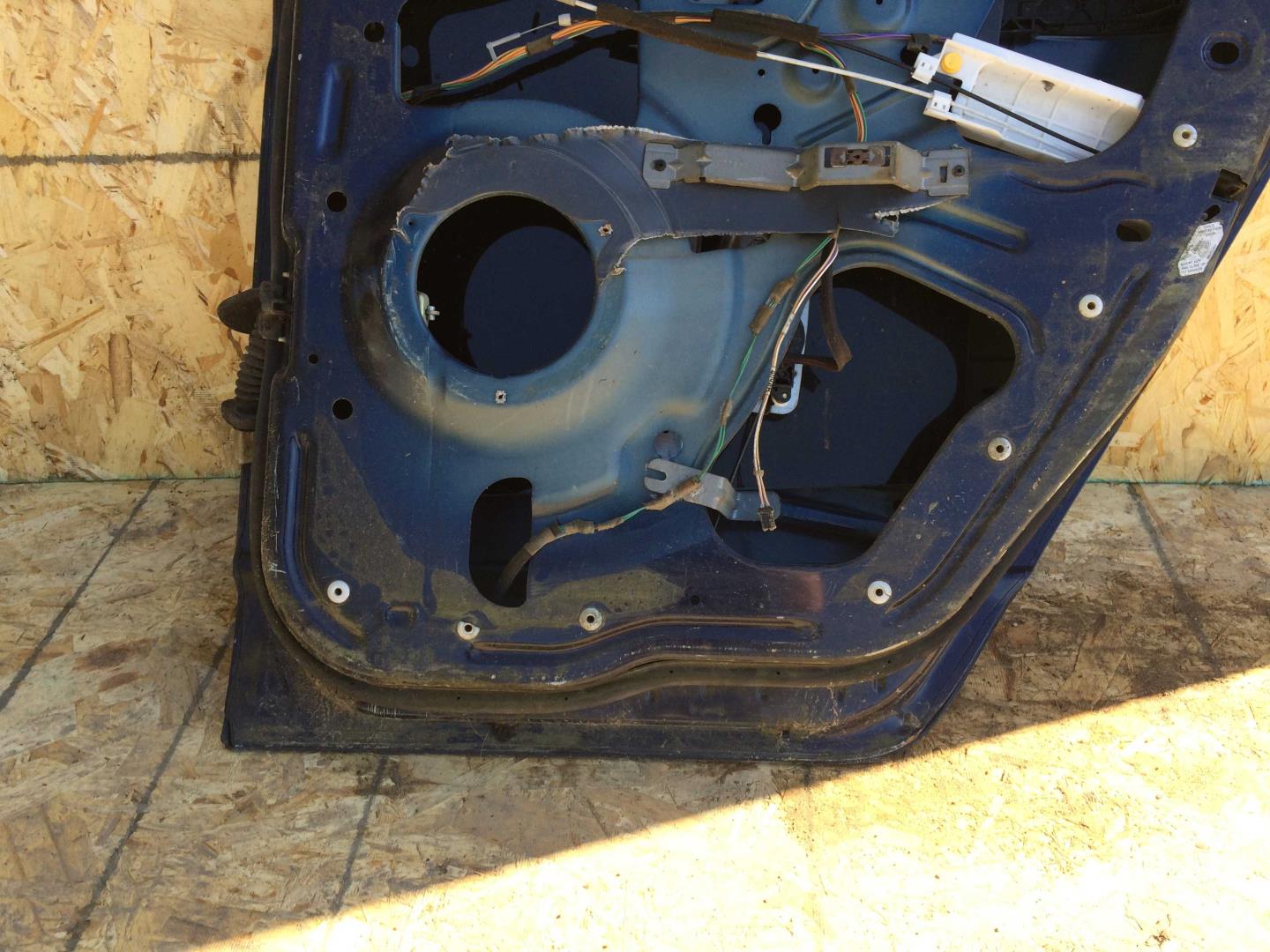 Дверь задняя правая