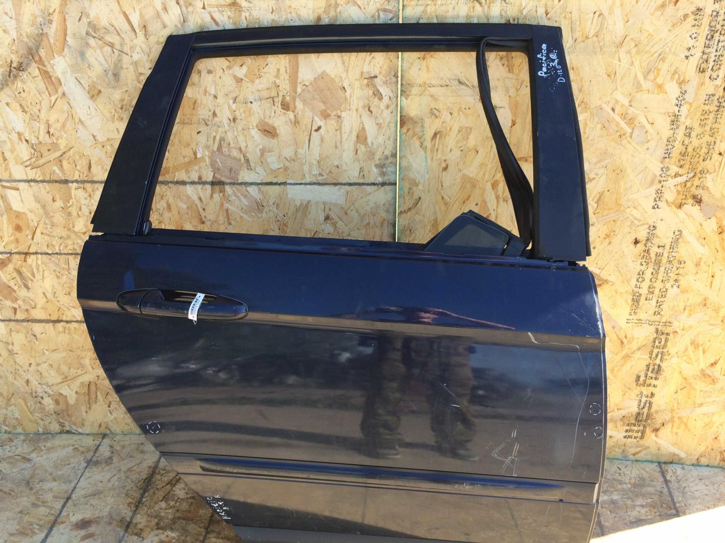Дверь задняя правая