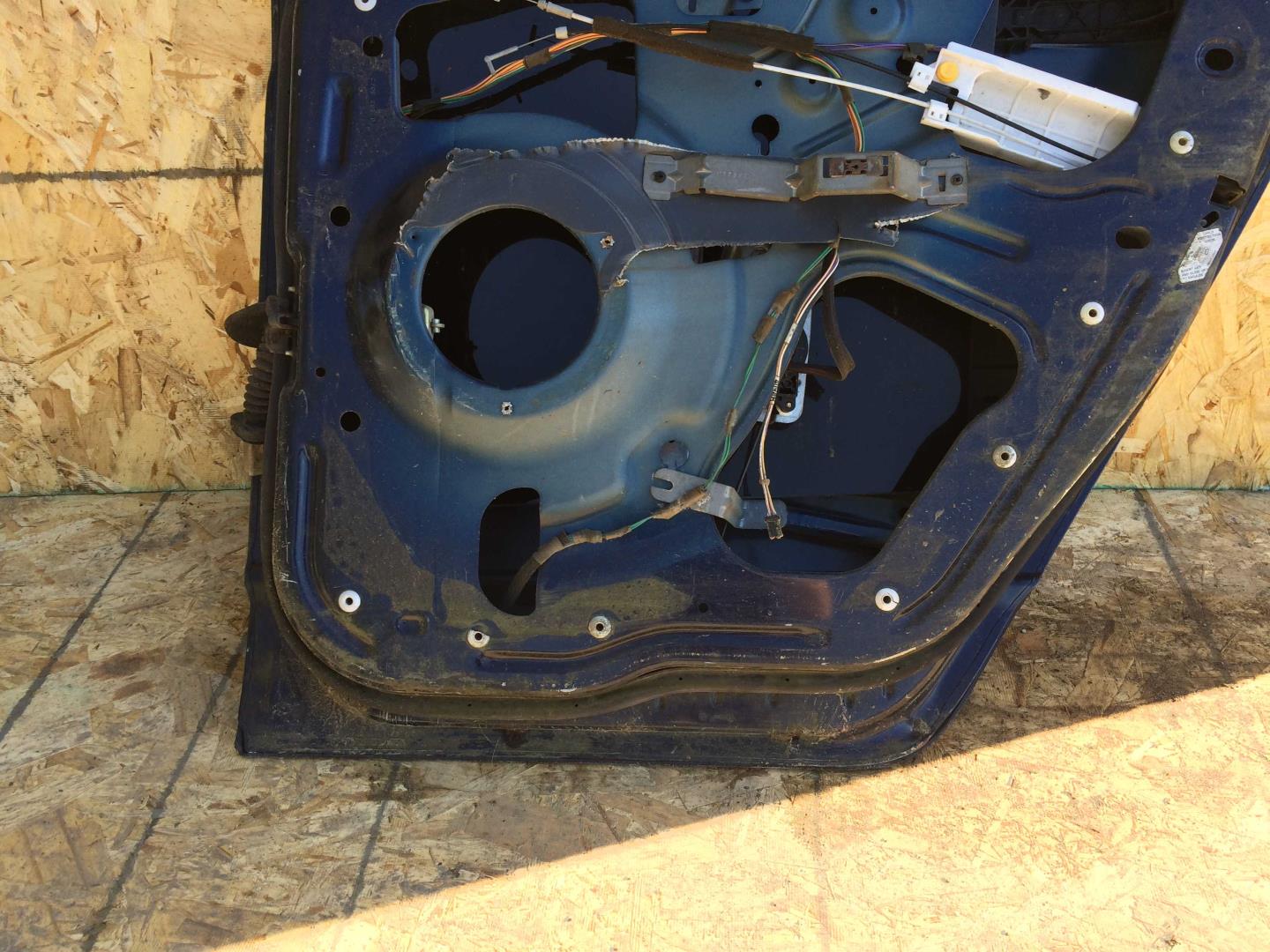 Дверь задняя правая