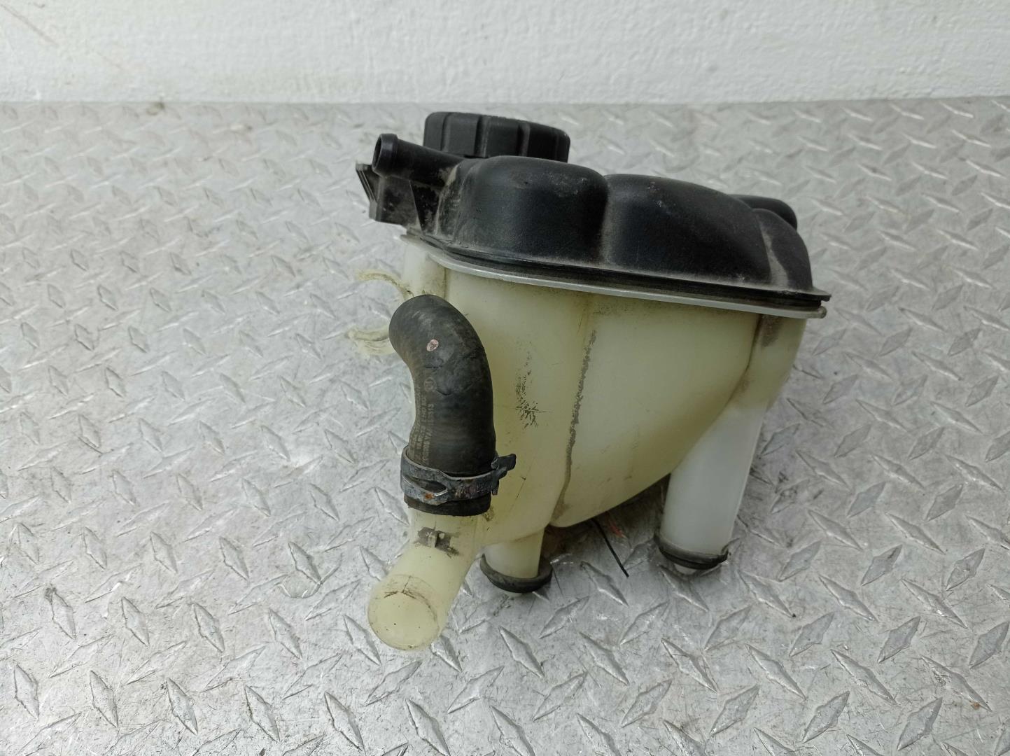 Бачок расширительный