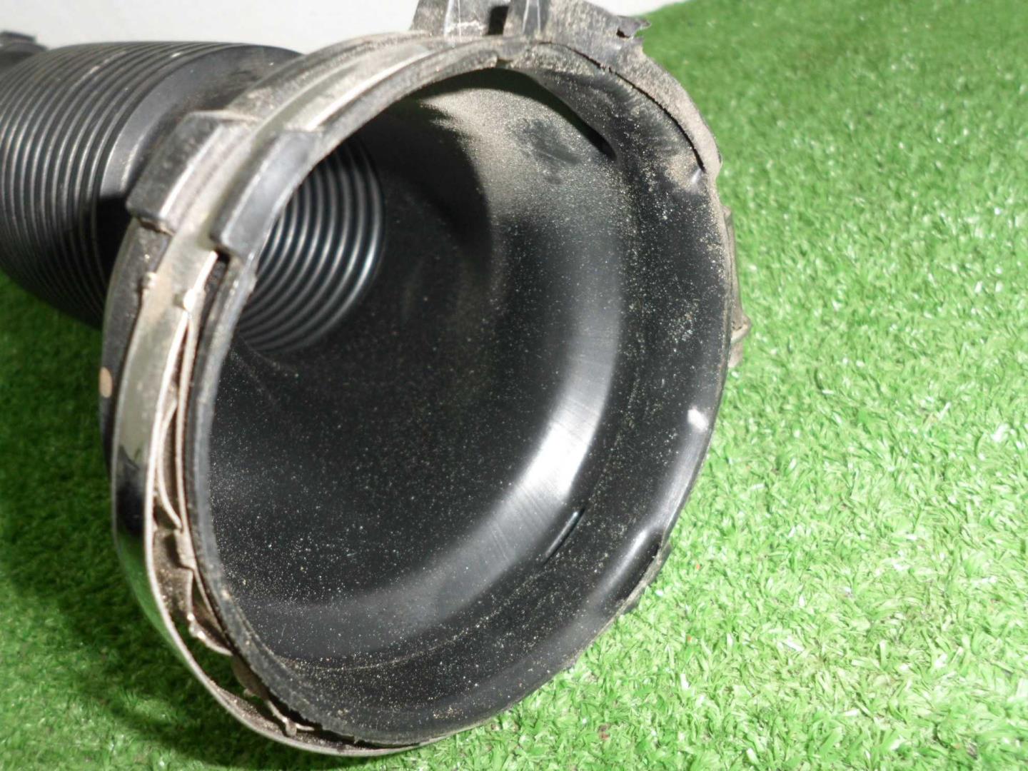 Патрубок воздушного фильтра