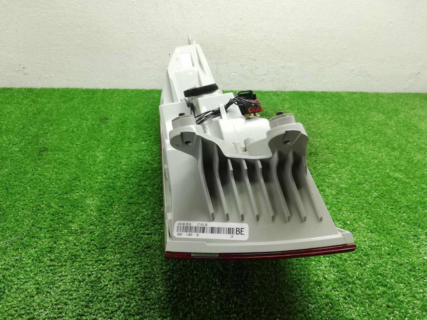 Фонарь задний наружный левый