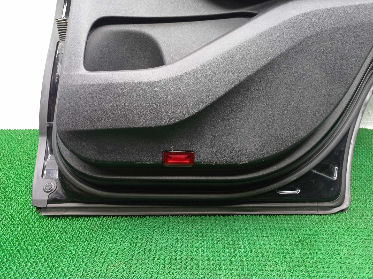 Замок двери задней правой