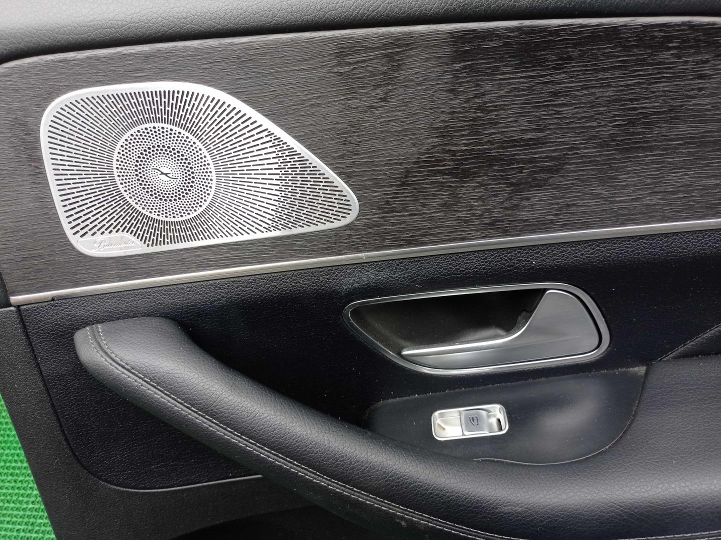 Замок двери задней правой