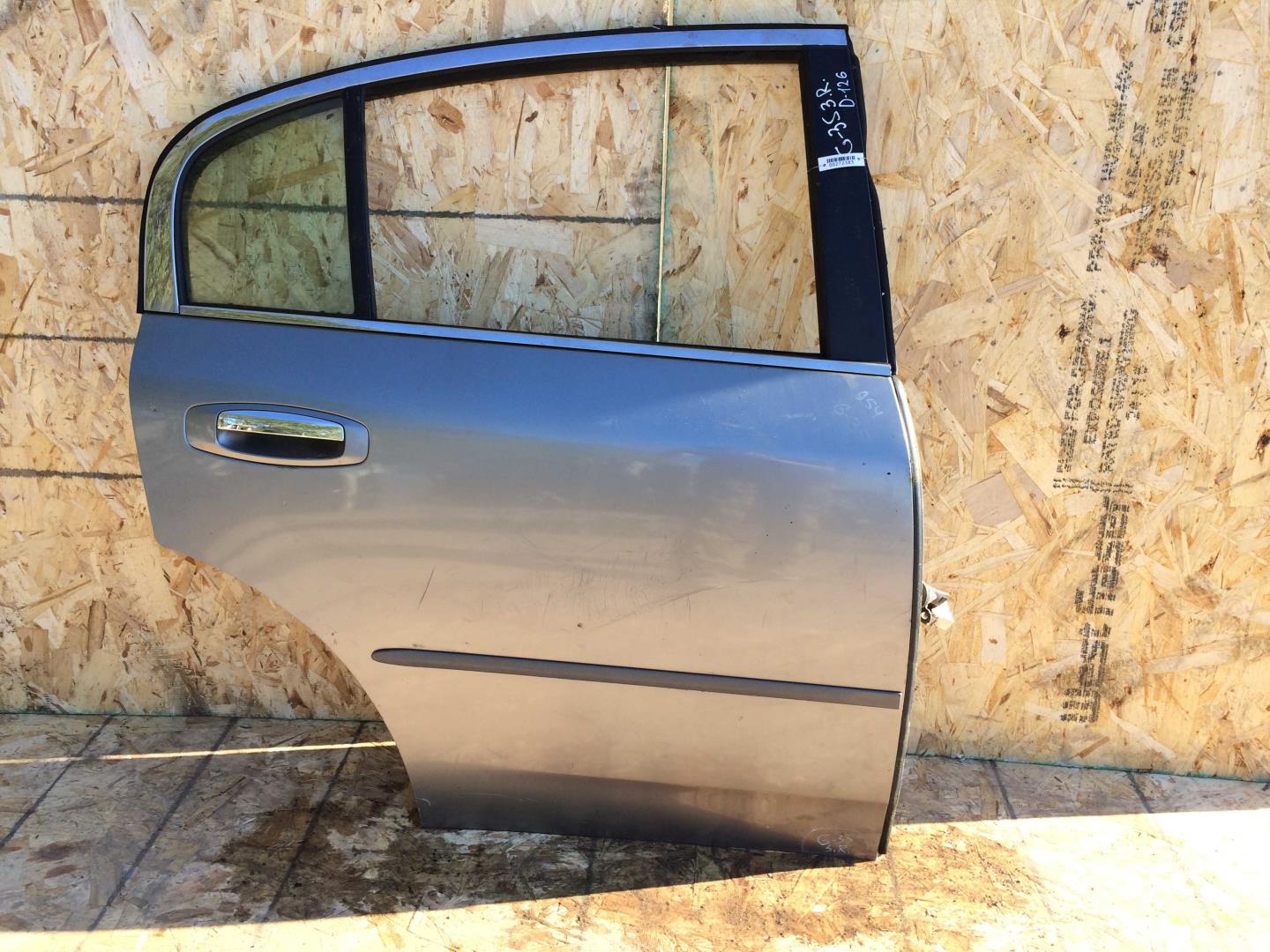 Дверь задняя правая