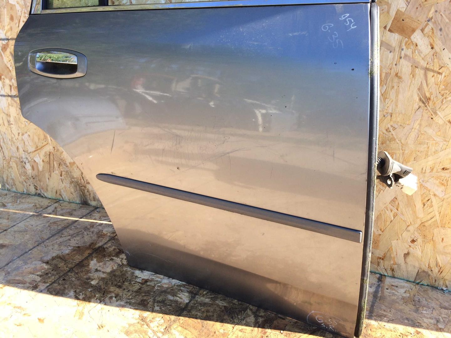 Дверь задняя правая