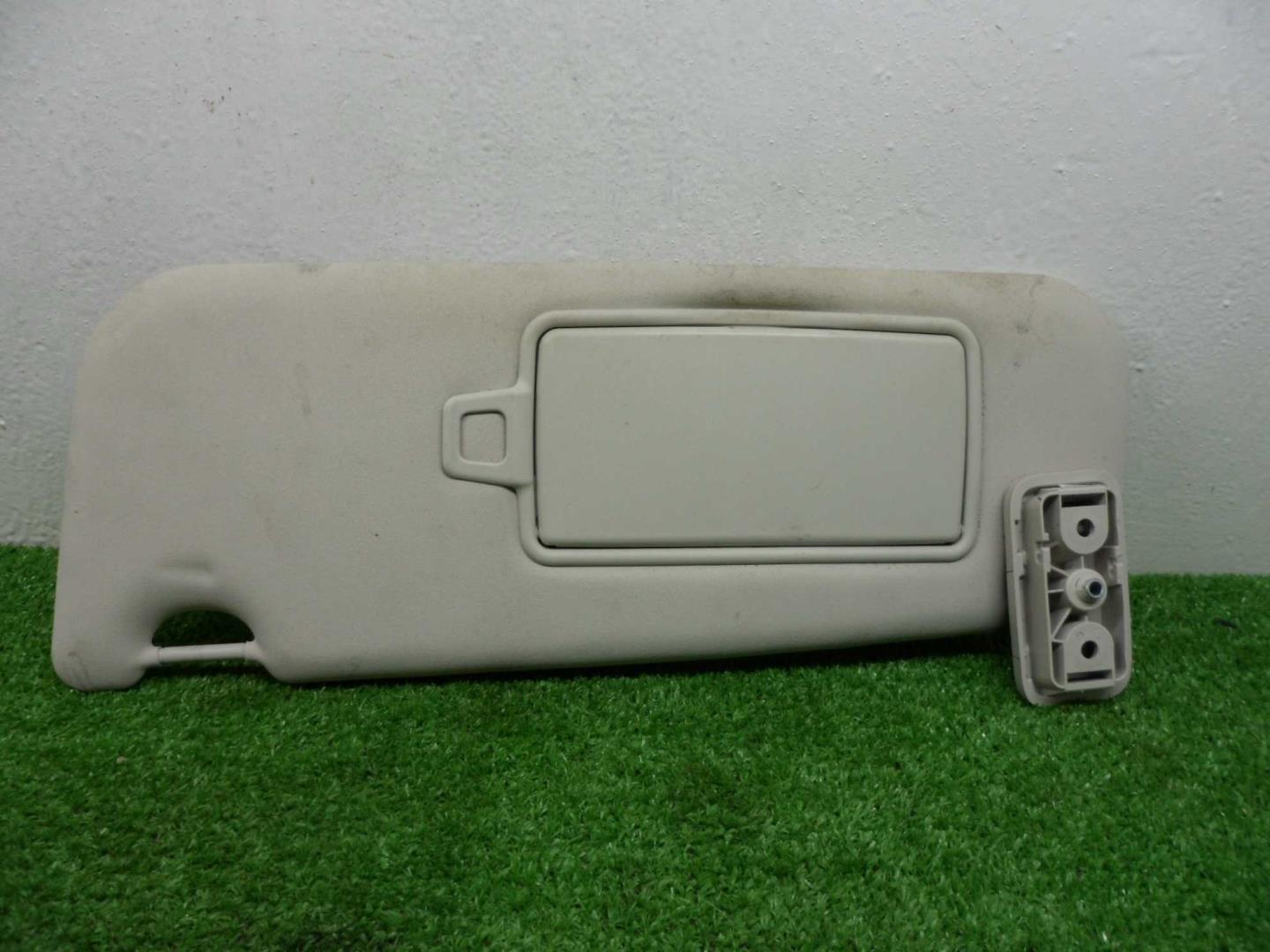 Козырек солнцезащитный