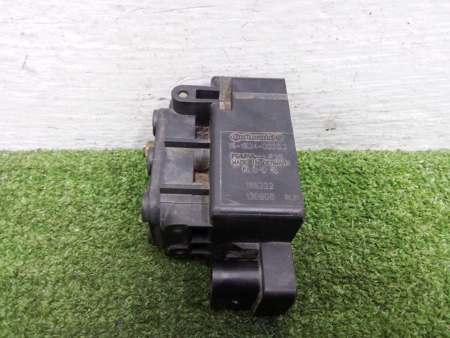 Блок клапанов пневмоподвески