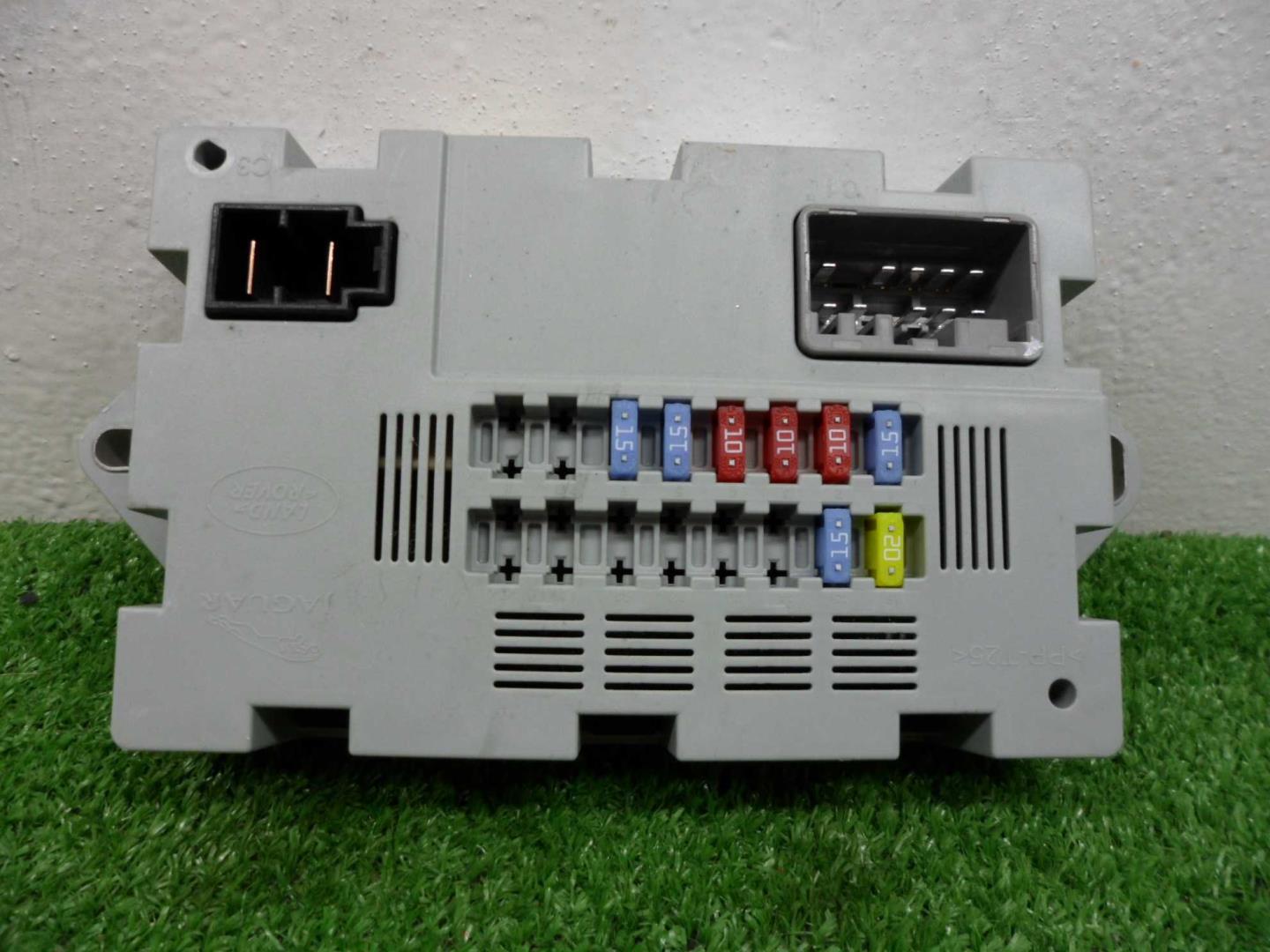 Блок предохранителей