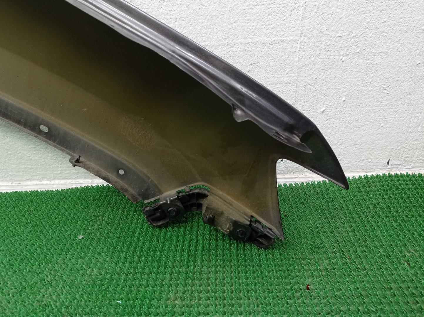 Крыло переднее левое