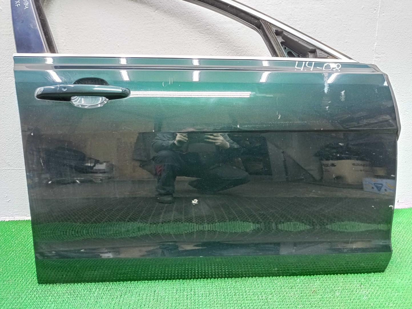 Ручка двери передней наружная правая