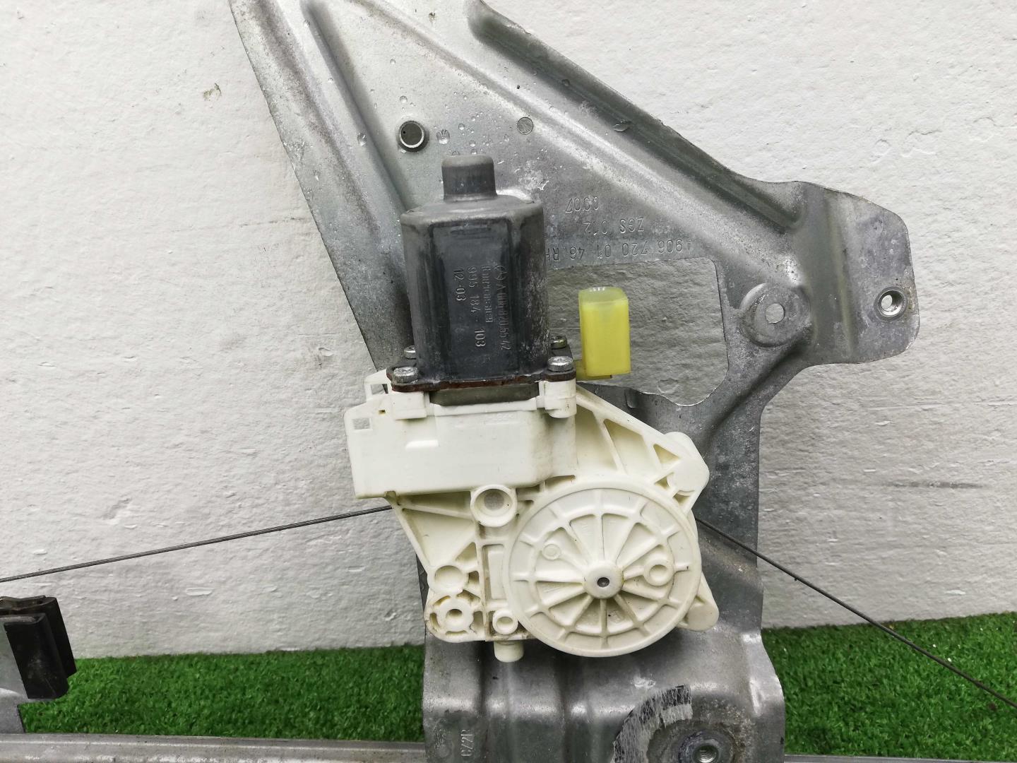 Стеклоподъемник электр. передний правый