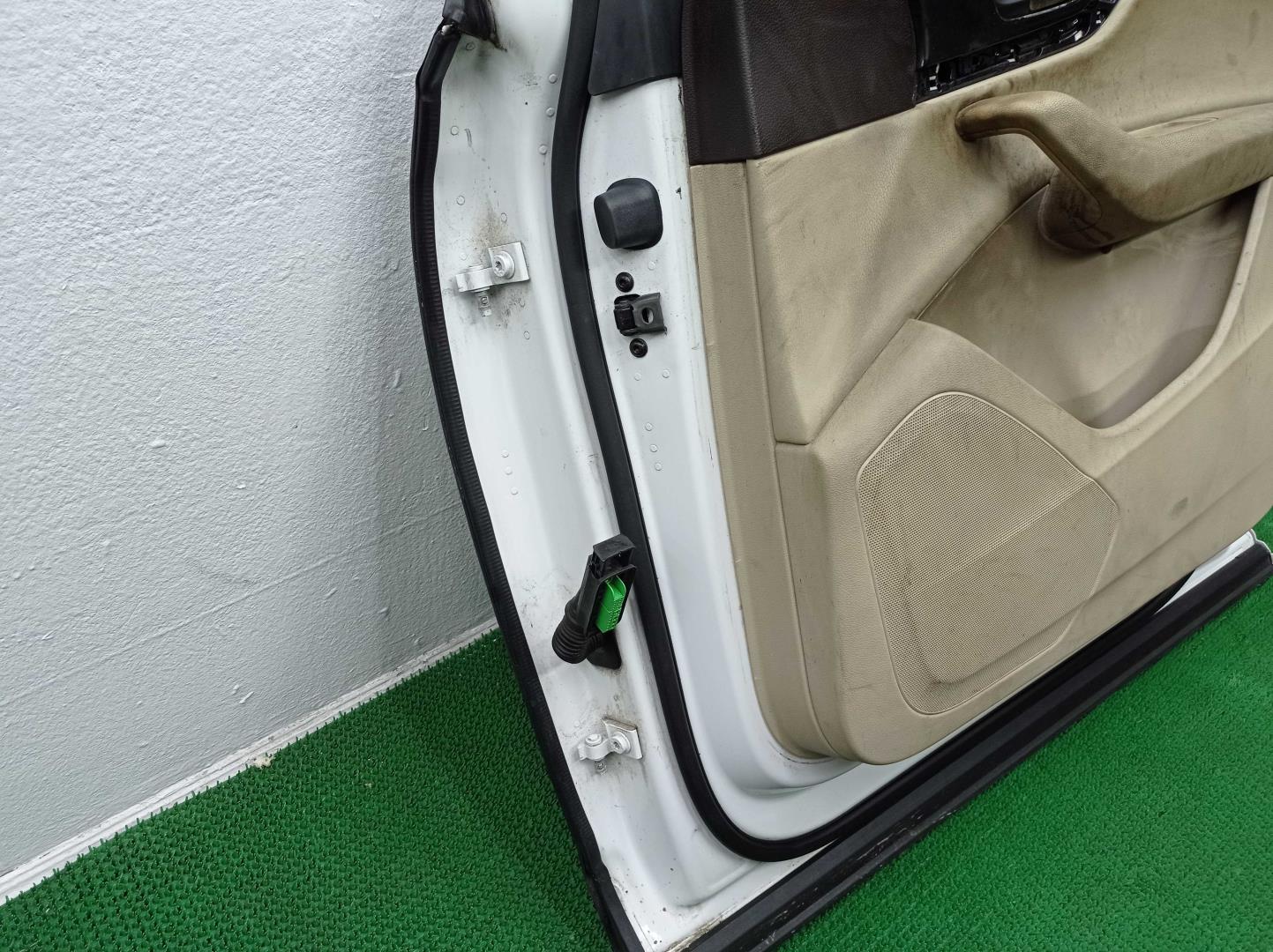 Стеклоподъемник электр. передний правый