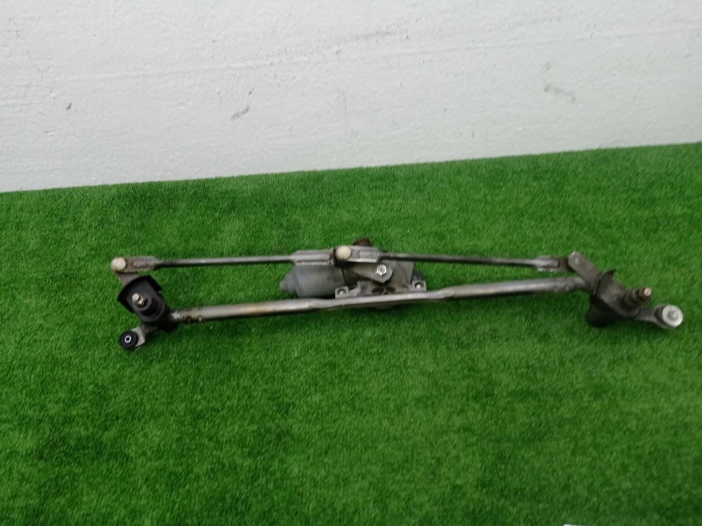 Трапеция стеклоочистителей