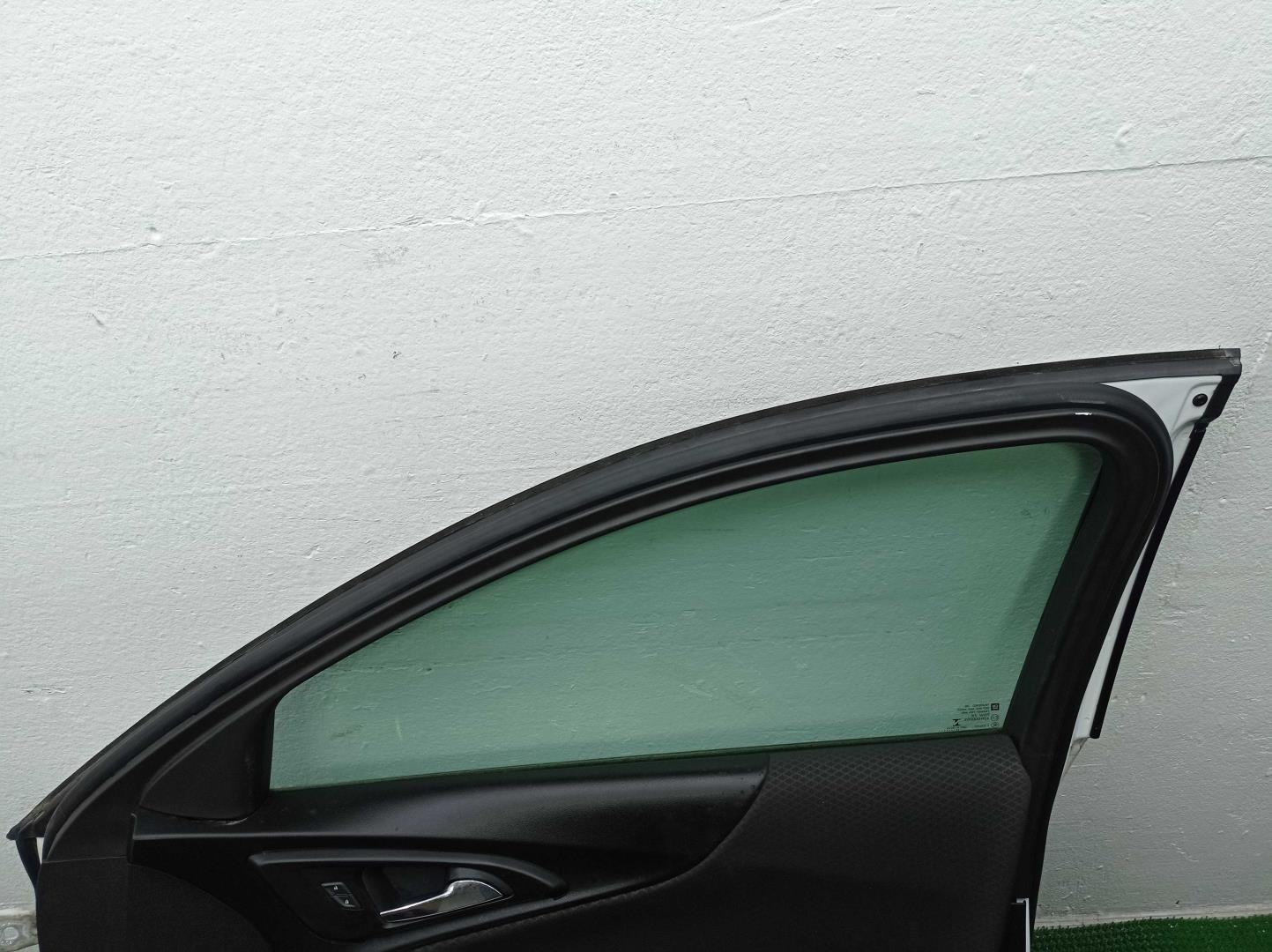 Дверь передняя правая