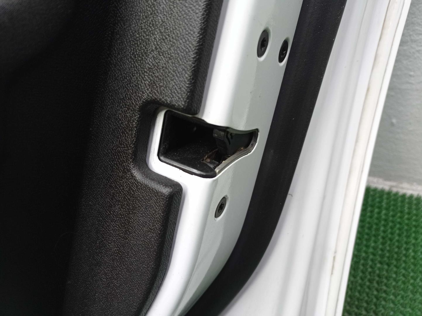 Дверь передняя правая