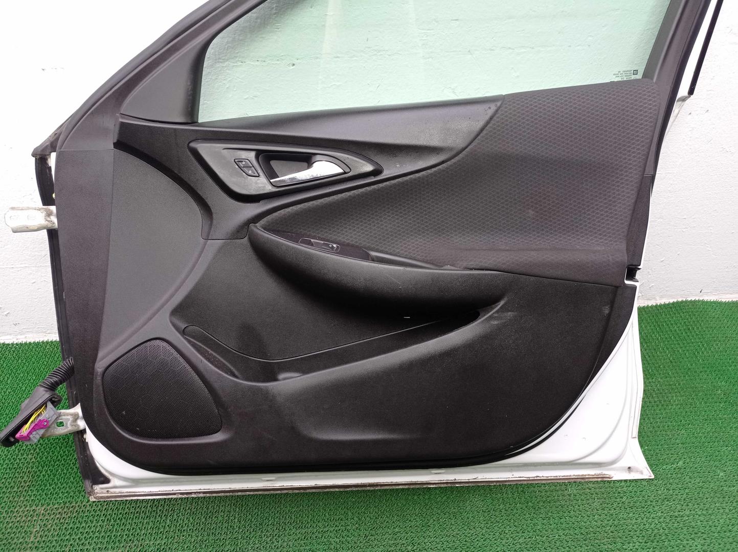 Дверь передняя правая