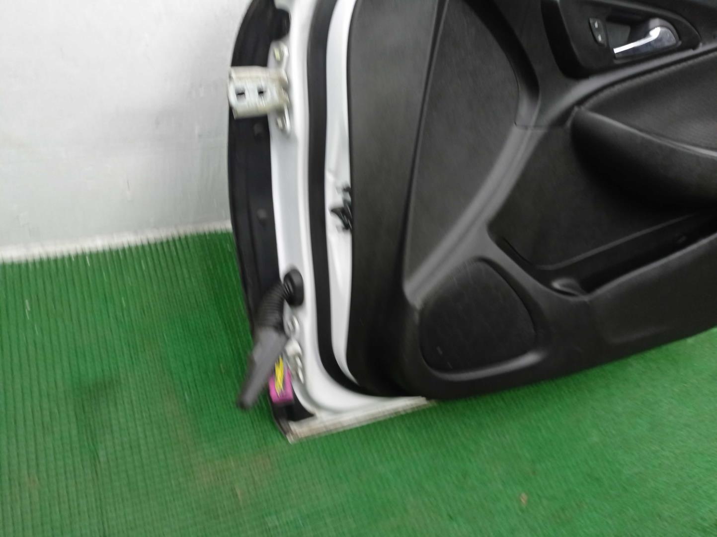 Дверь передняя правая