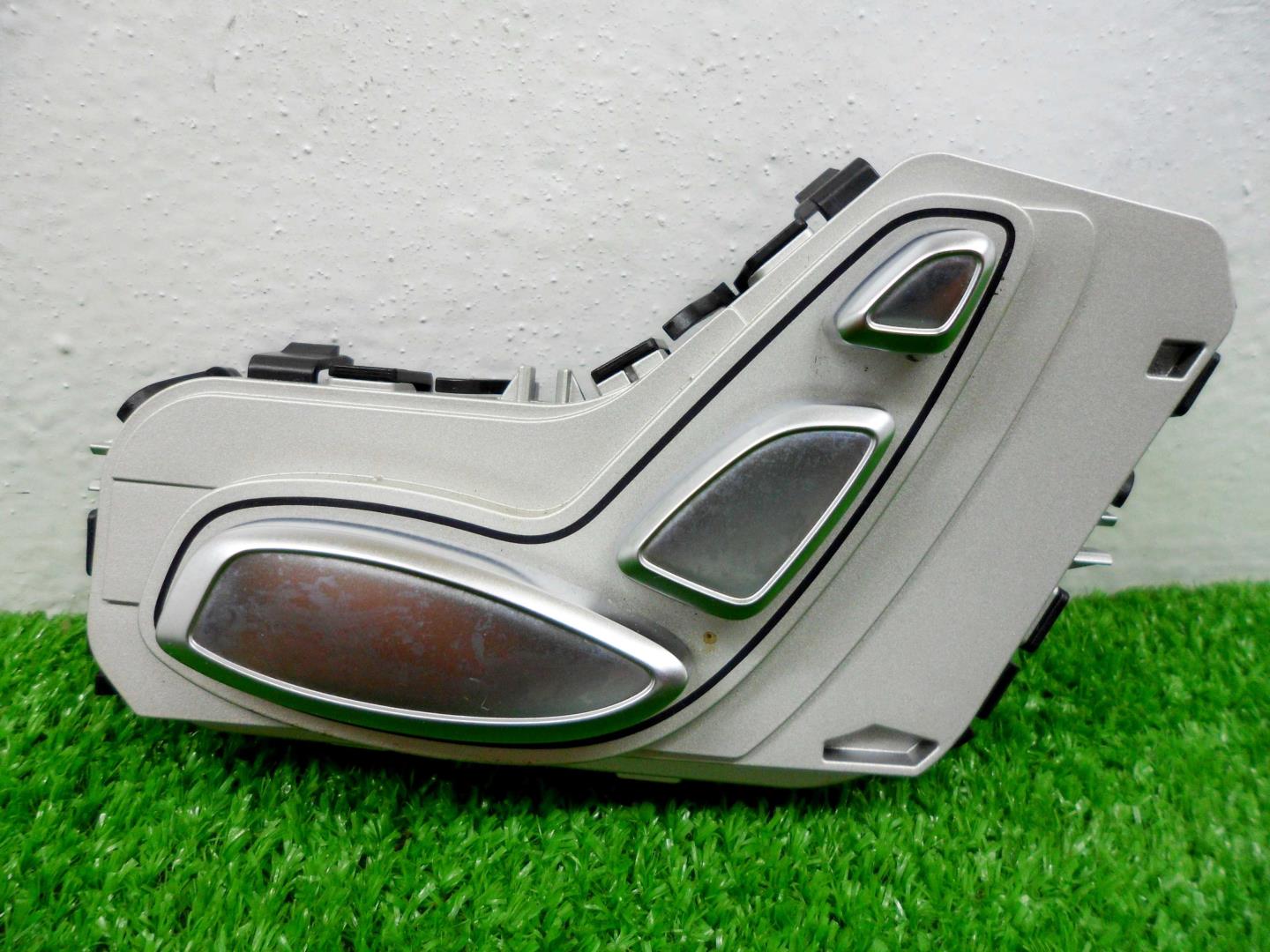 Переключатель регулировки сиденья