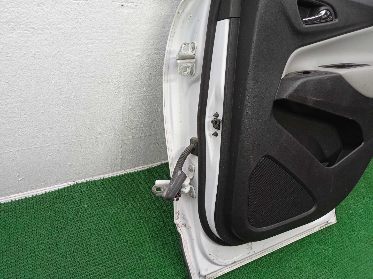 Стеклоподъемник электр. задний правый