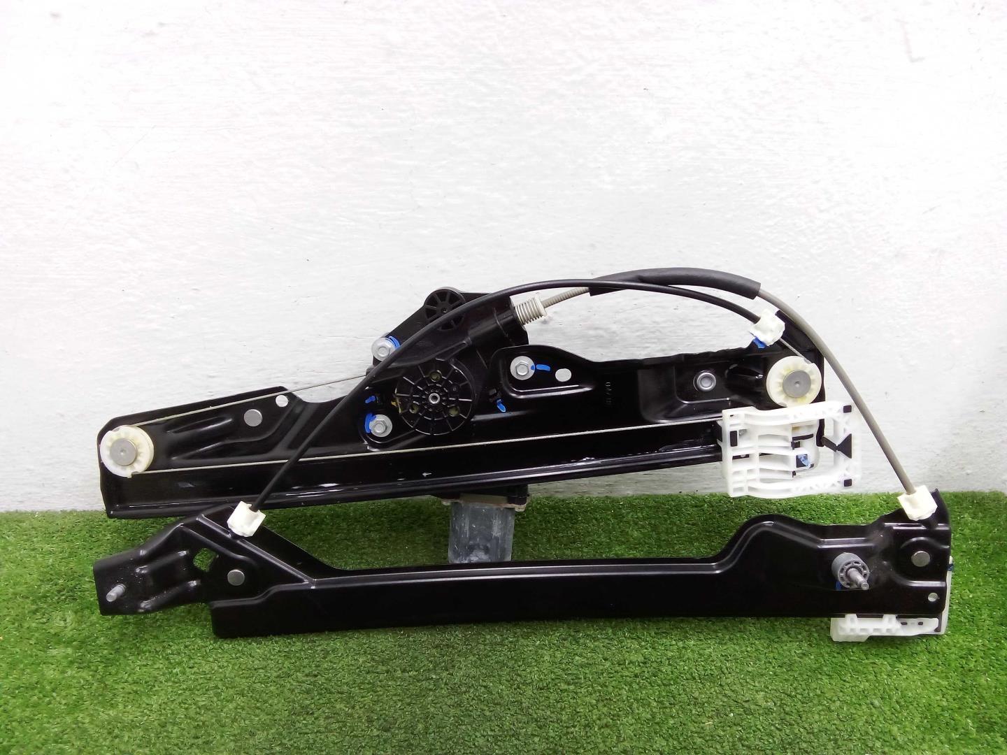 Стеклоподъемник электр. передний правый