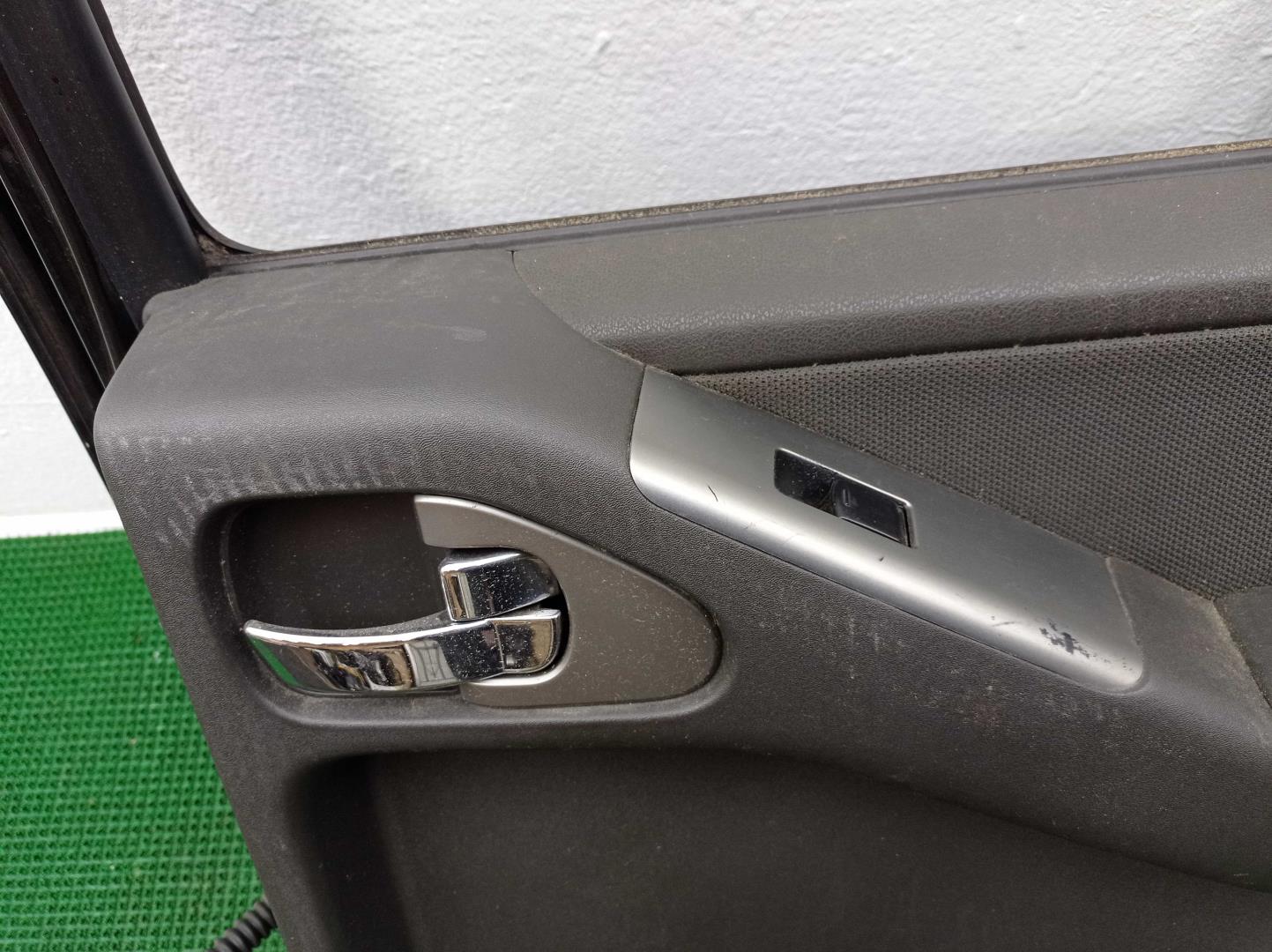 Стеклоподъемник электр. задний правый