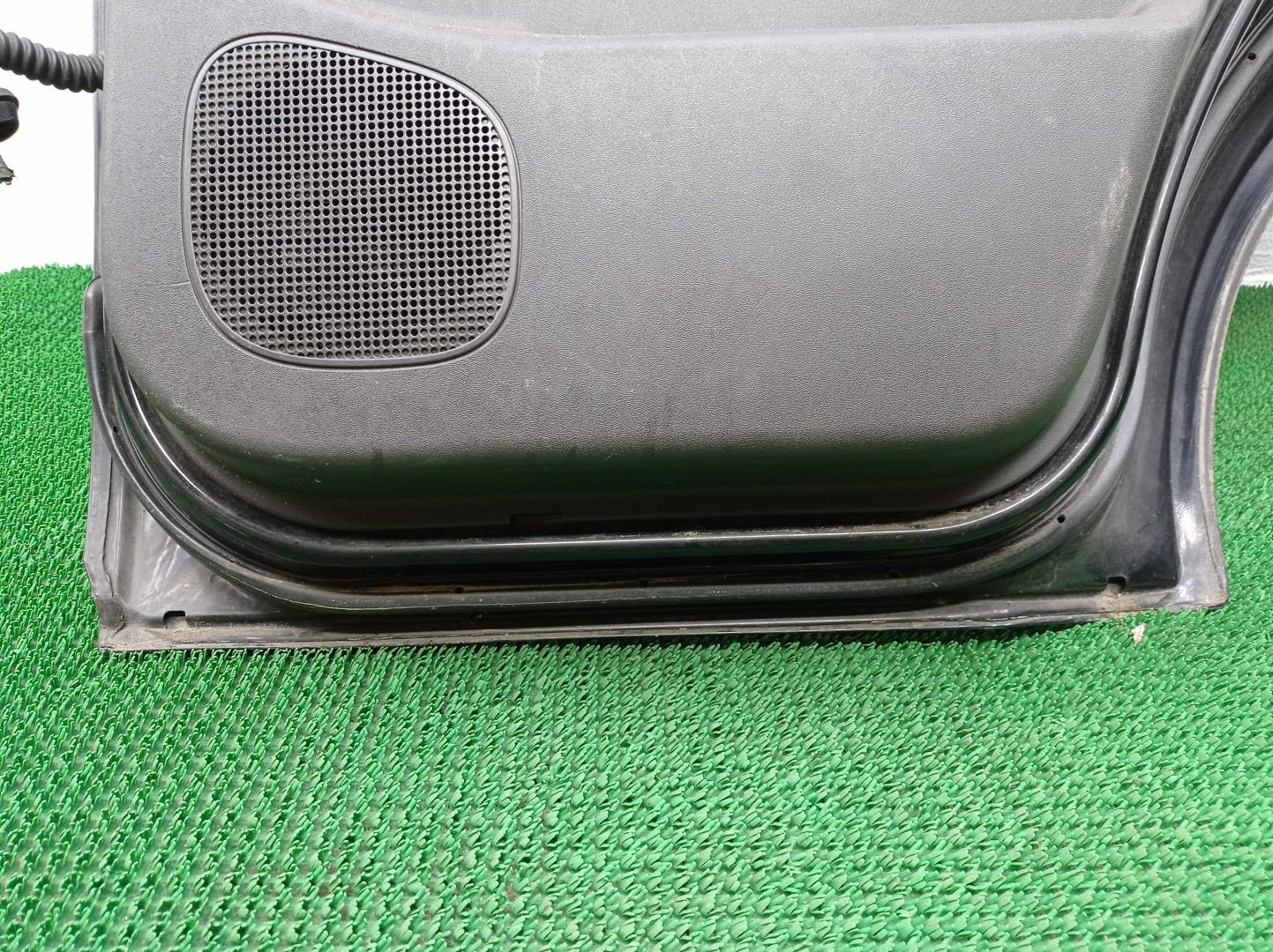 Стеклоподъемник электр. задний правый