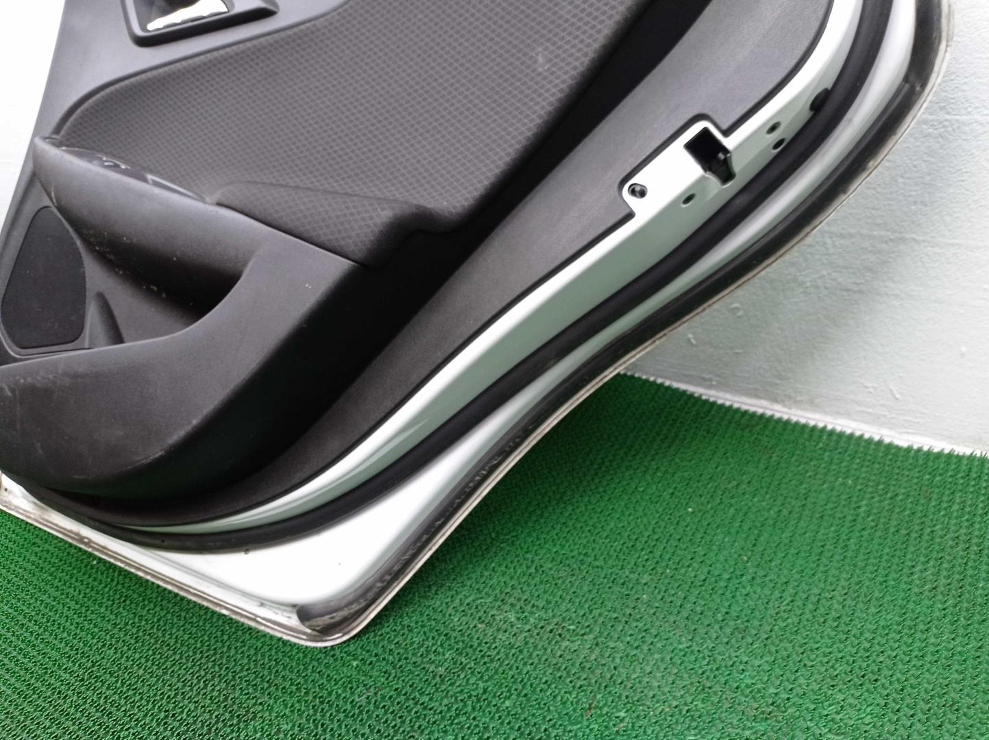 Стеклоподъемник электр. задний правый