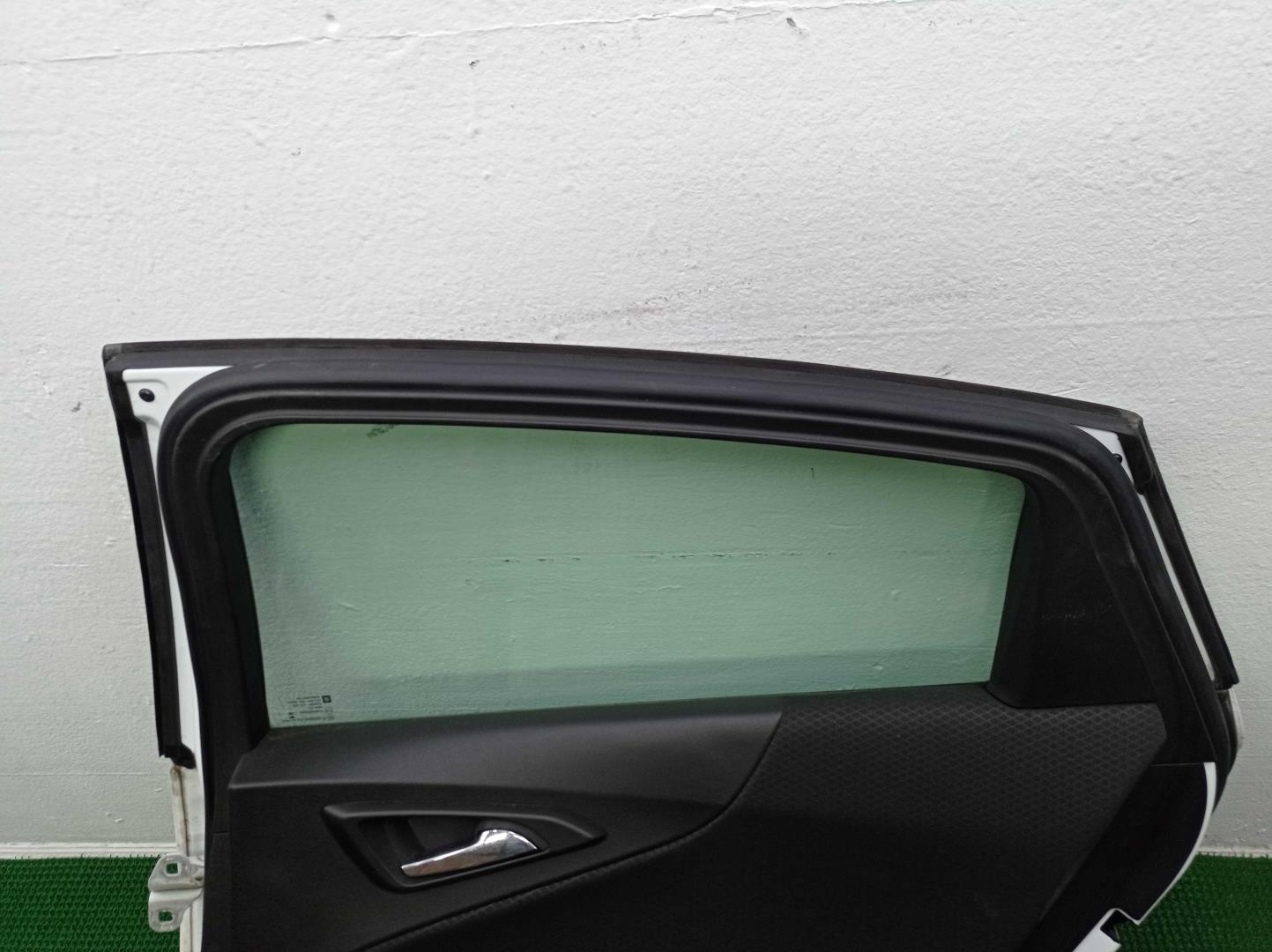 Стеклоподъемник электр. задний правый