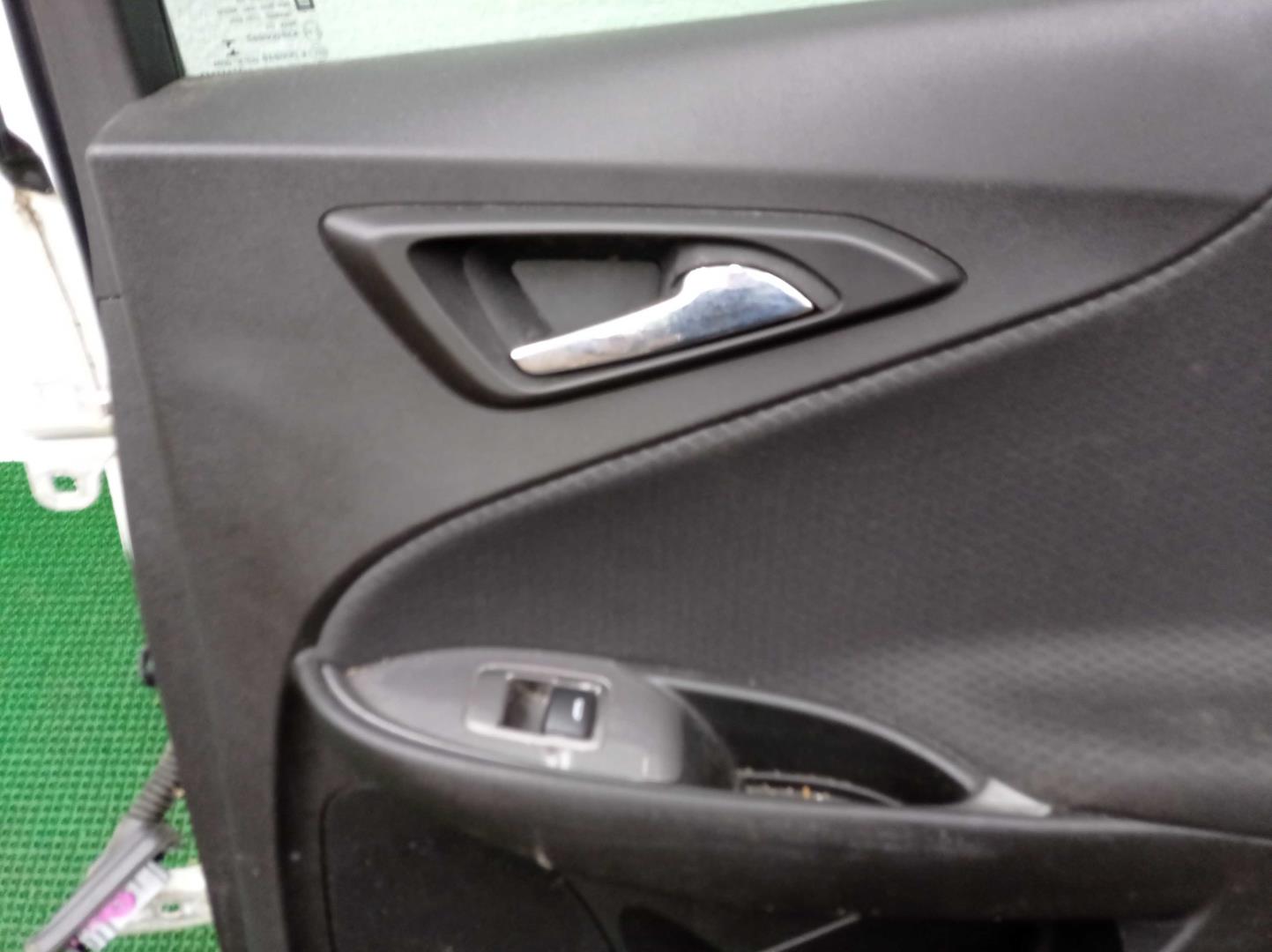 Замок двери задней правой