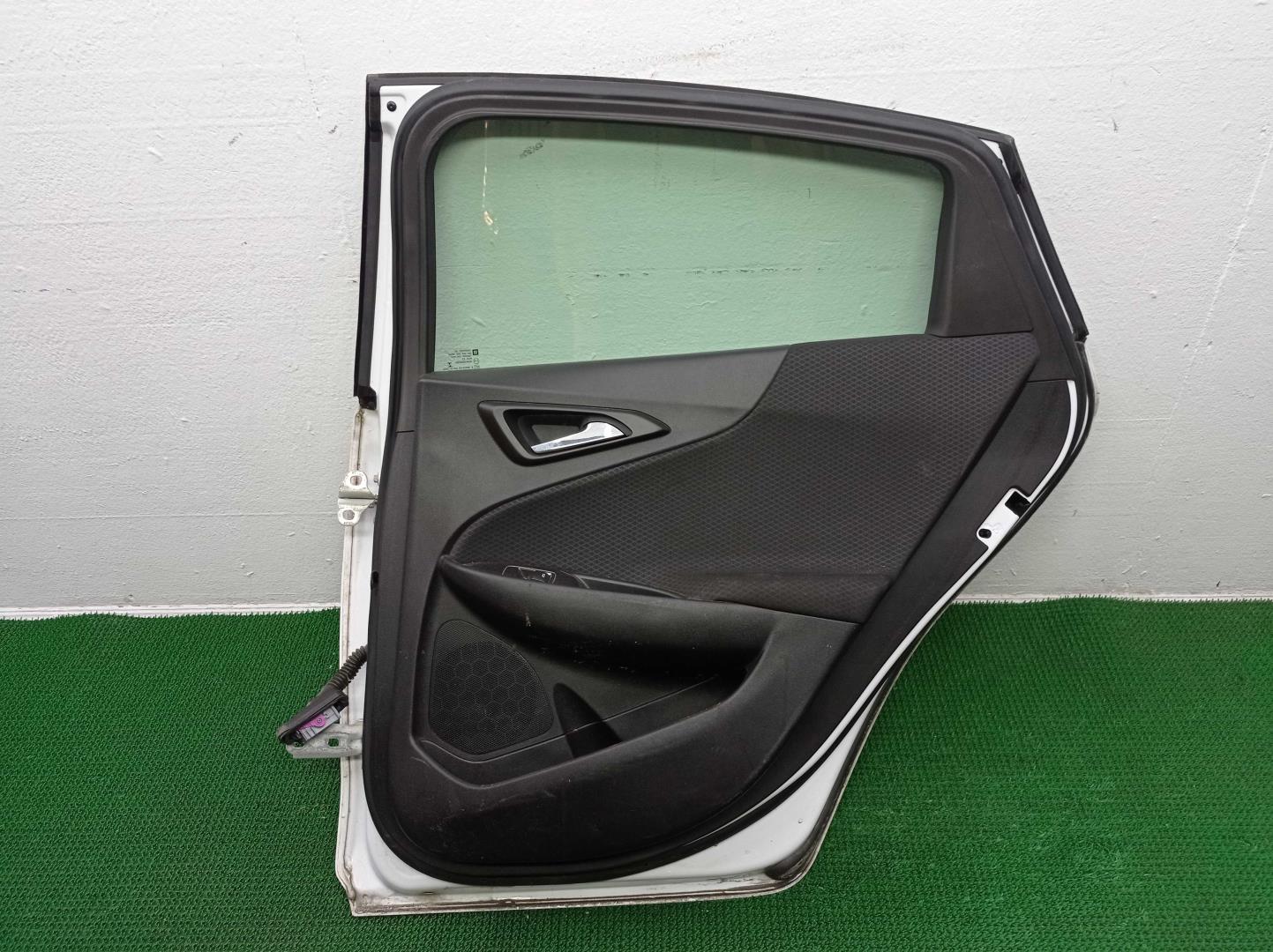 Замок двери задней правой